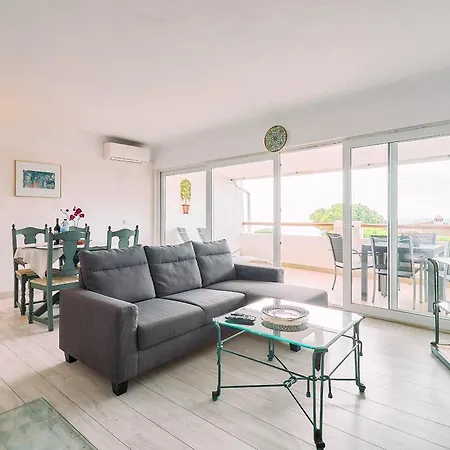 Konstantin Διαμέρισμα