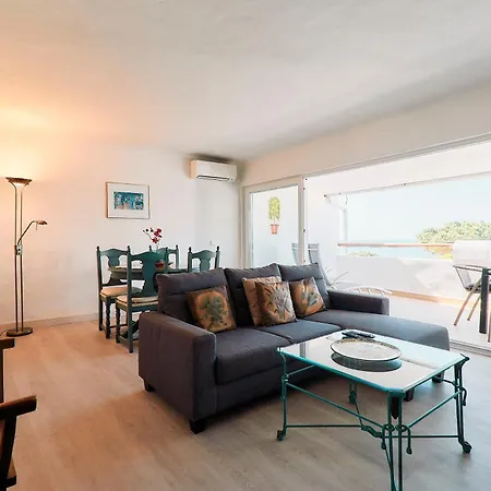 Konstantin Apartment