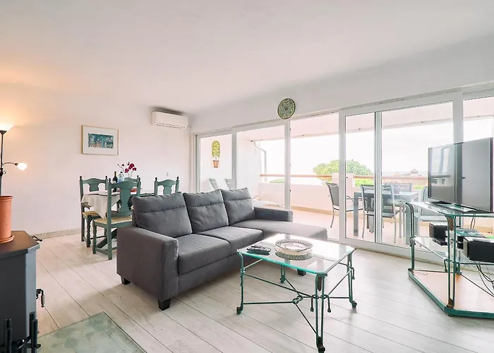 Konstantin Apartament